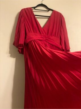 2XL Deep V-Neck Red Burgundy Pleated Maxi Dress